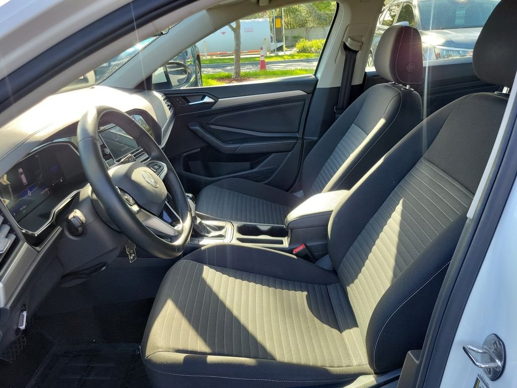 Certified Used 2024  Volkswagen 1.5T S image 12