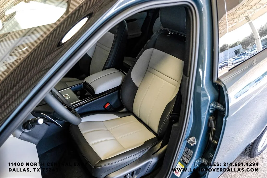 New 2026 Tribeca Blue Metallic Land Rover Hoxton Edition image 31