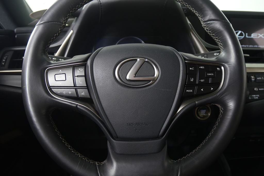 Used 2019 White Pearl Lexus 350 image 17