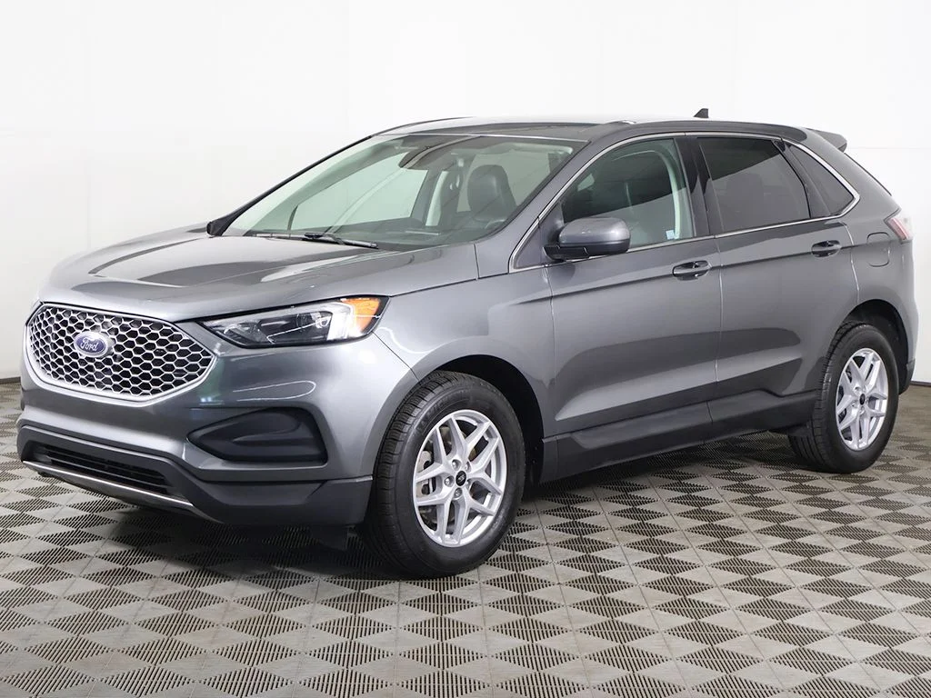 Used 2024 Gray Ford SEL image 7