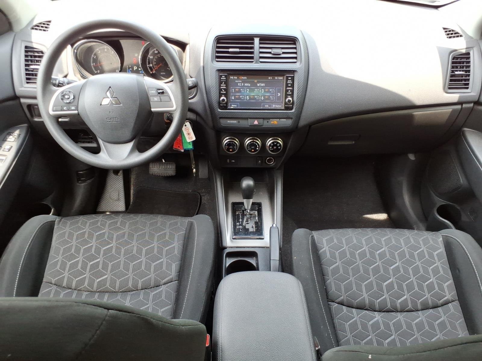 Used 2025  MITSUBISHI  image 24