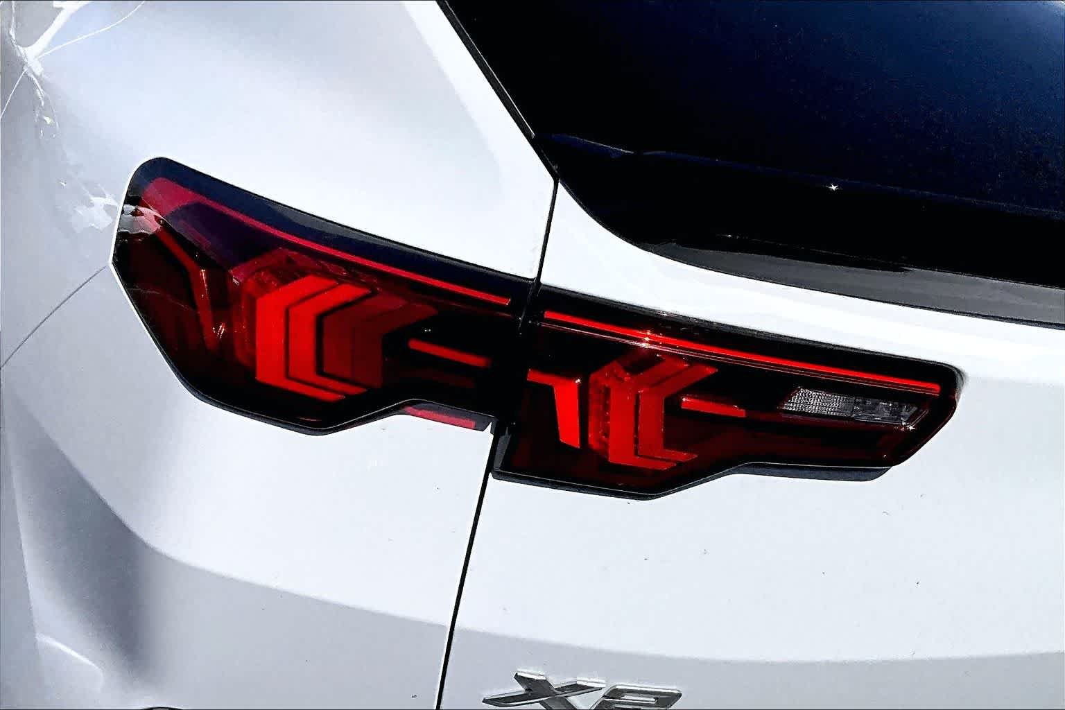 New 2026 Alpine White BMW xDrive28i image 14