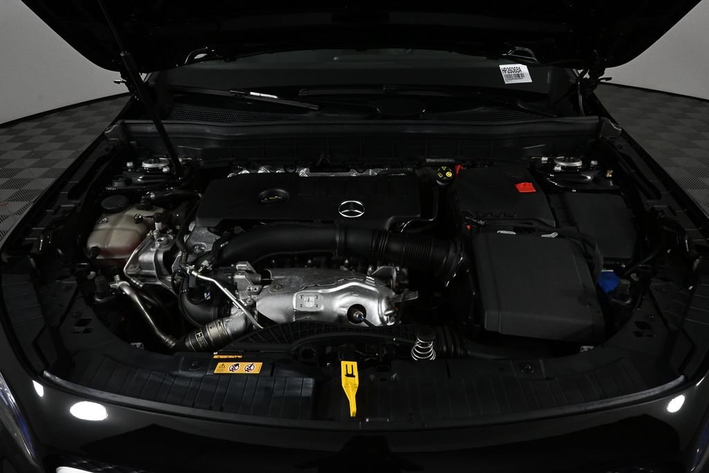 Certified Used 2022 Black Mercedes-Benz GLB 250 image 33