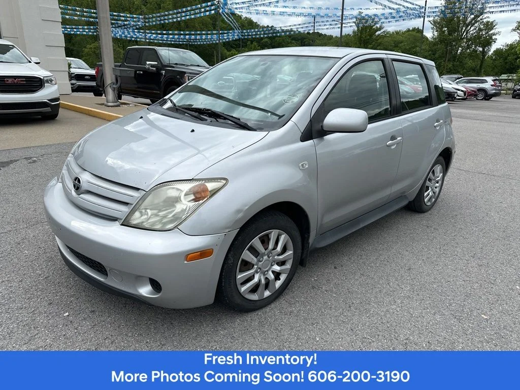 2005 Scion xA 4AT's photo