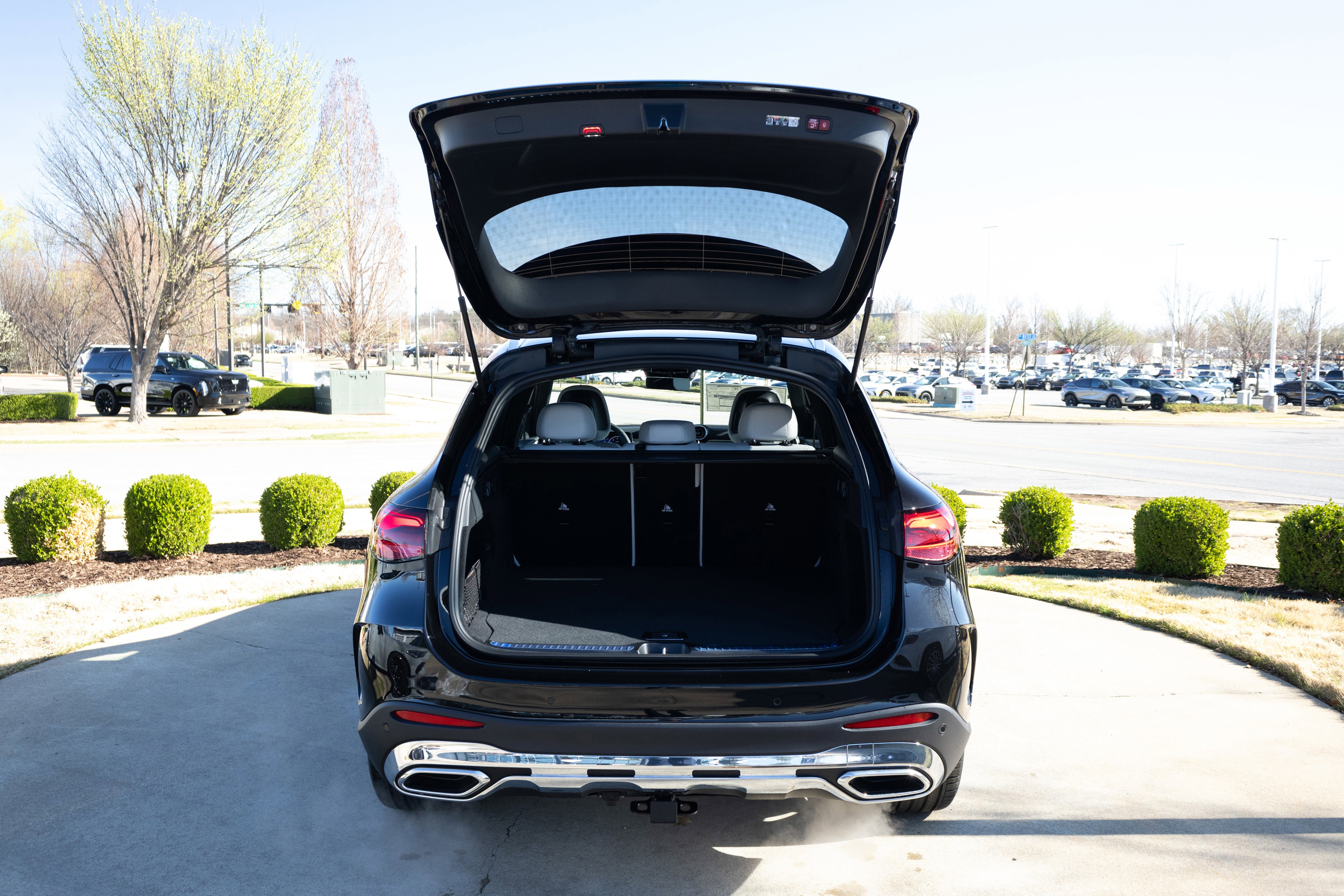 New 2026 Obsidian Black Metallic Mercedes-Benz GLC 300 image 24