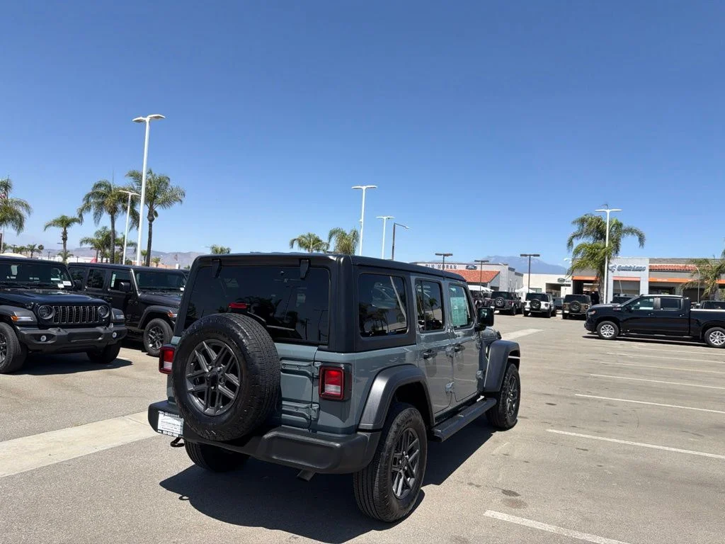 Used 2025 Gray Jeep Sport S image 7