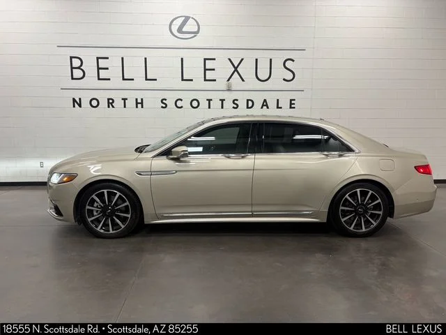 Used 2017 Gold Lincoln Reserve image 8