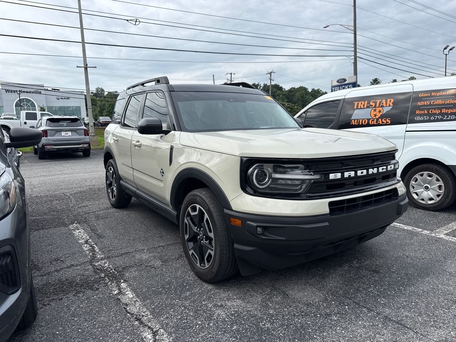 Used 2024 Desert Sand Ford Outer Banks image 6
