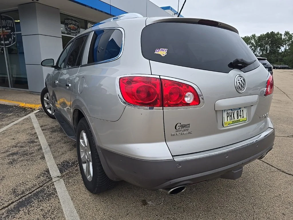 Used 2008 Silver Buick CXL image 4