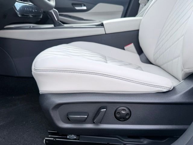New 2026 Aspen White TriCoat Nissan SL image 24