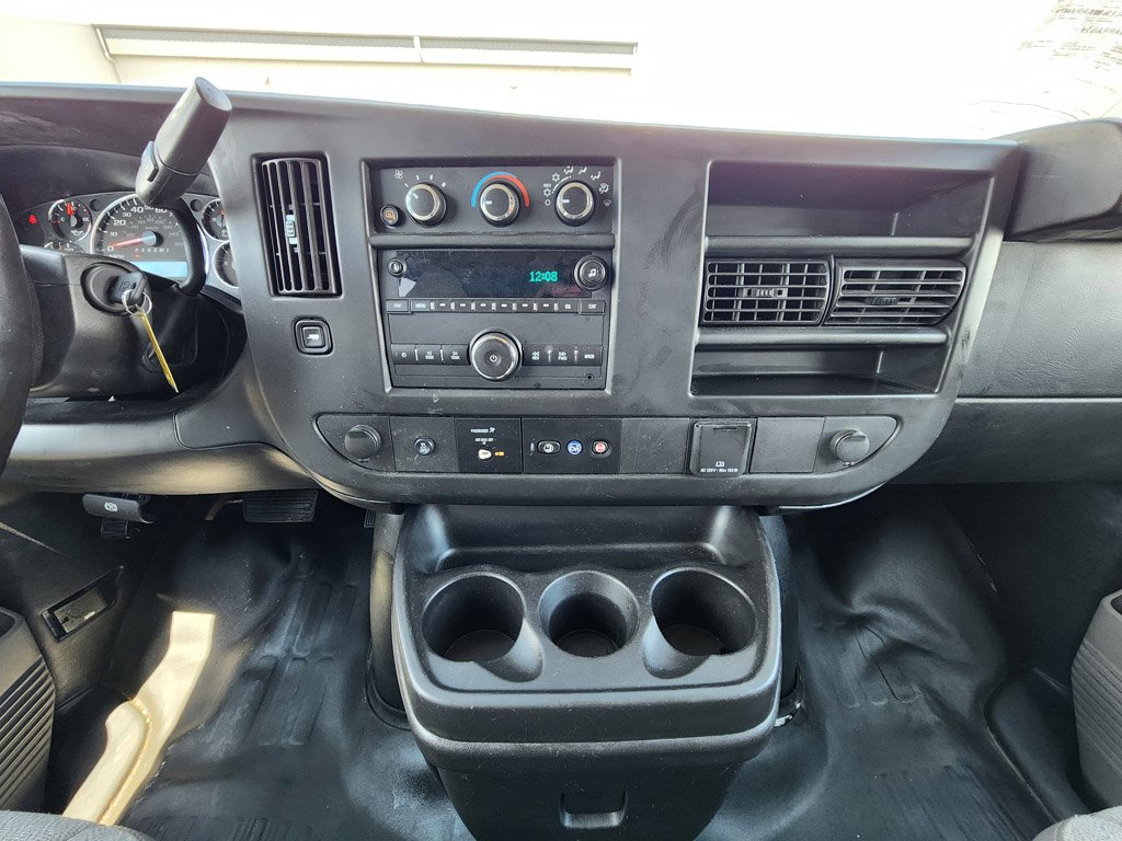 Used 2017 Summit White Chevrolet LS image 24