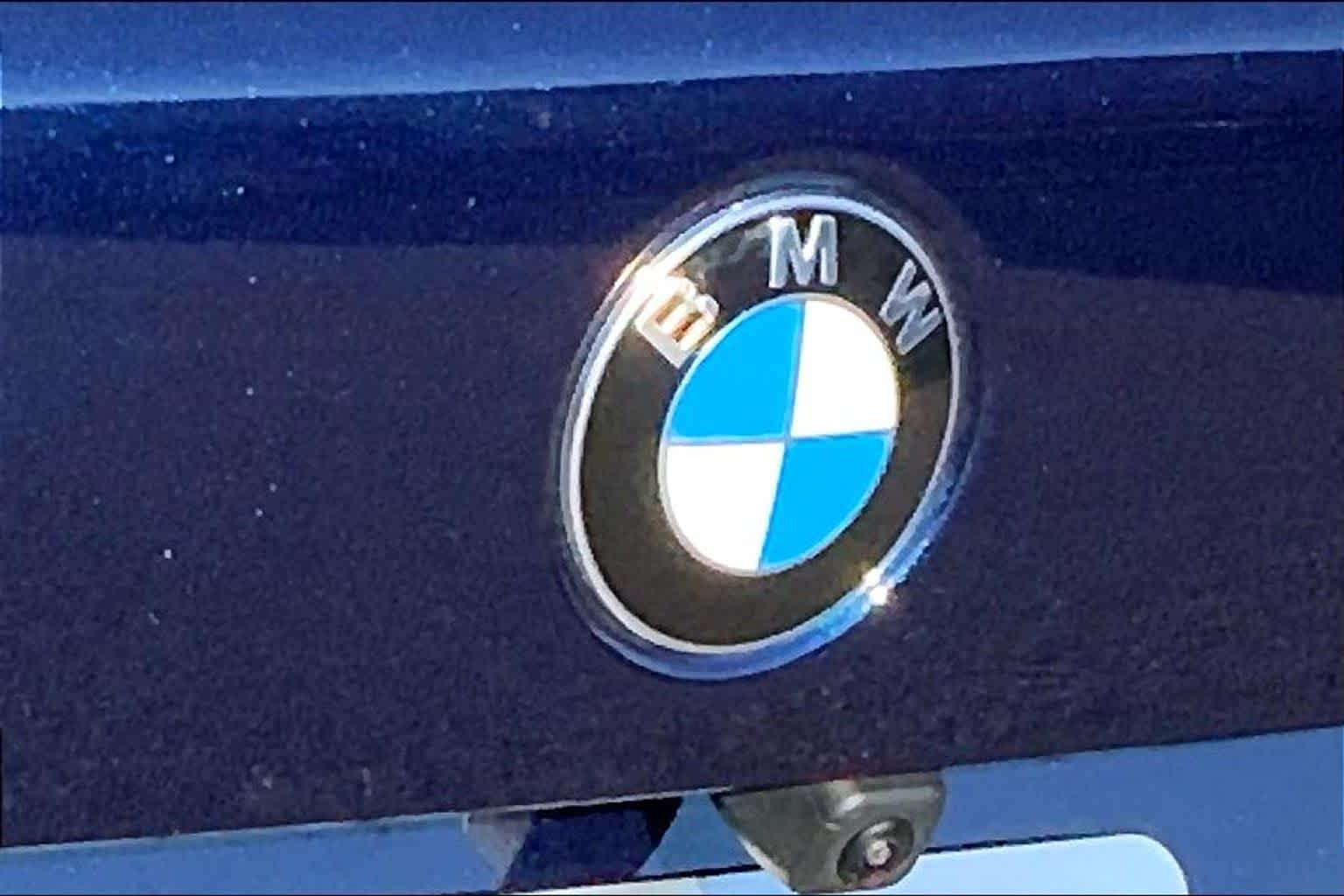 Certified Used 2025 Tanzanite Blue II Metallic BMW xDrive40i image 31