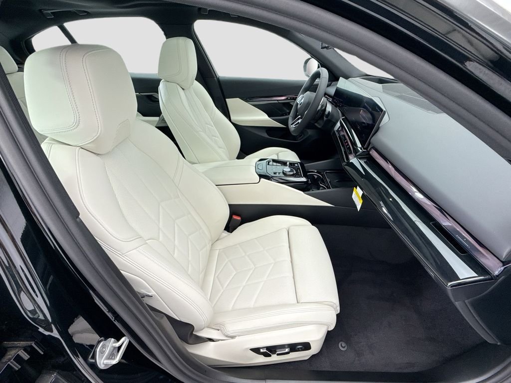 New 2027 Black Sapphire Metallic BMW 530i image 19