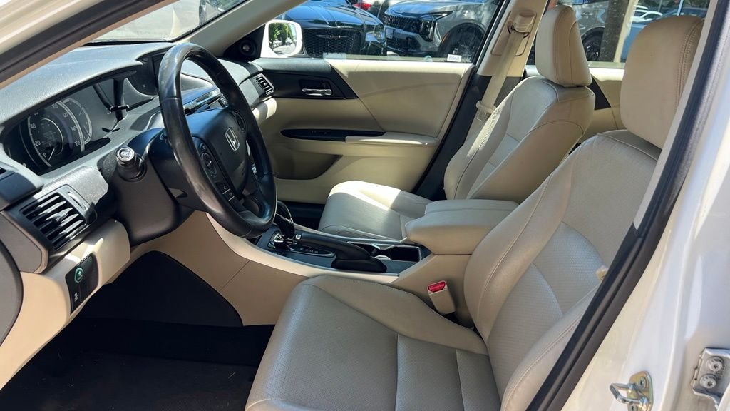 Used 2014 White Honda EX-L image 9