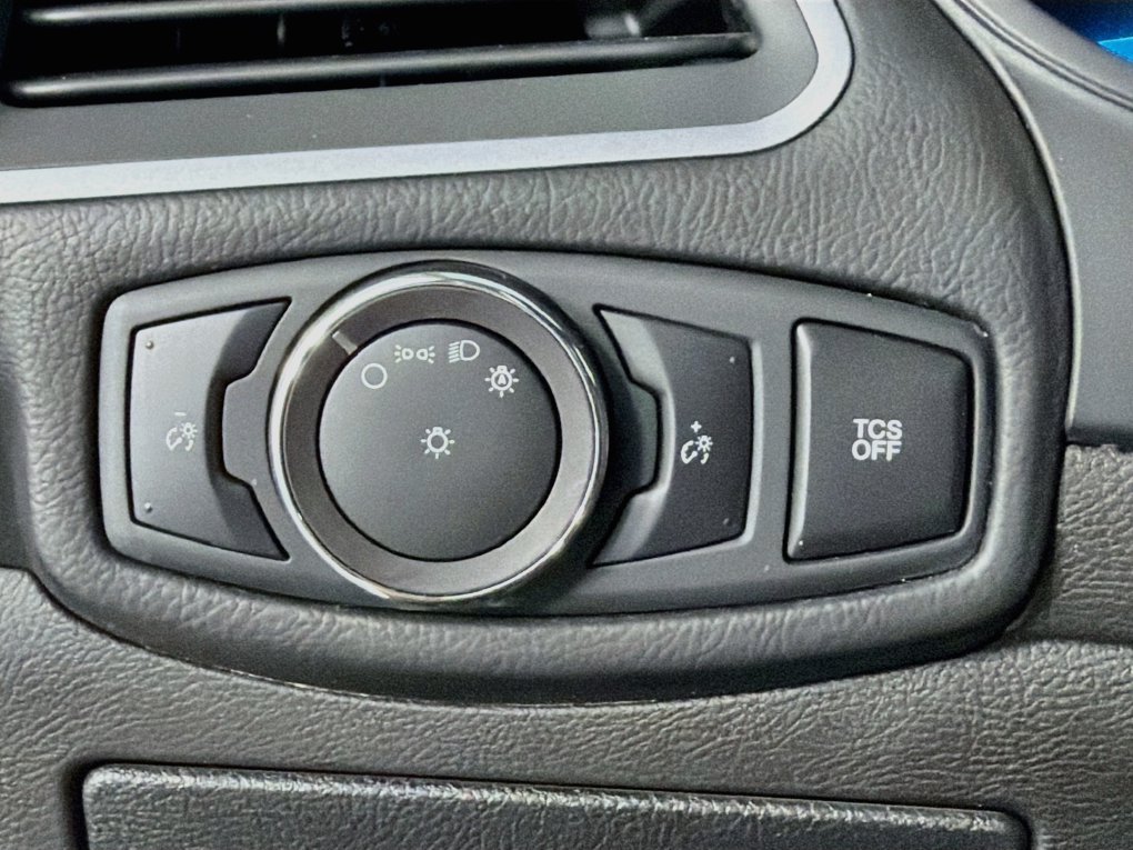 Used 2020 White Ford SE image 15