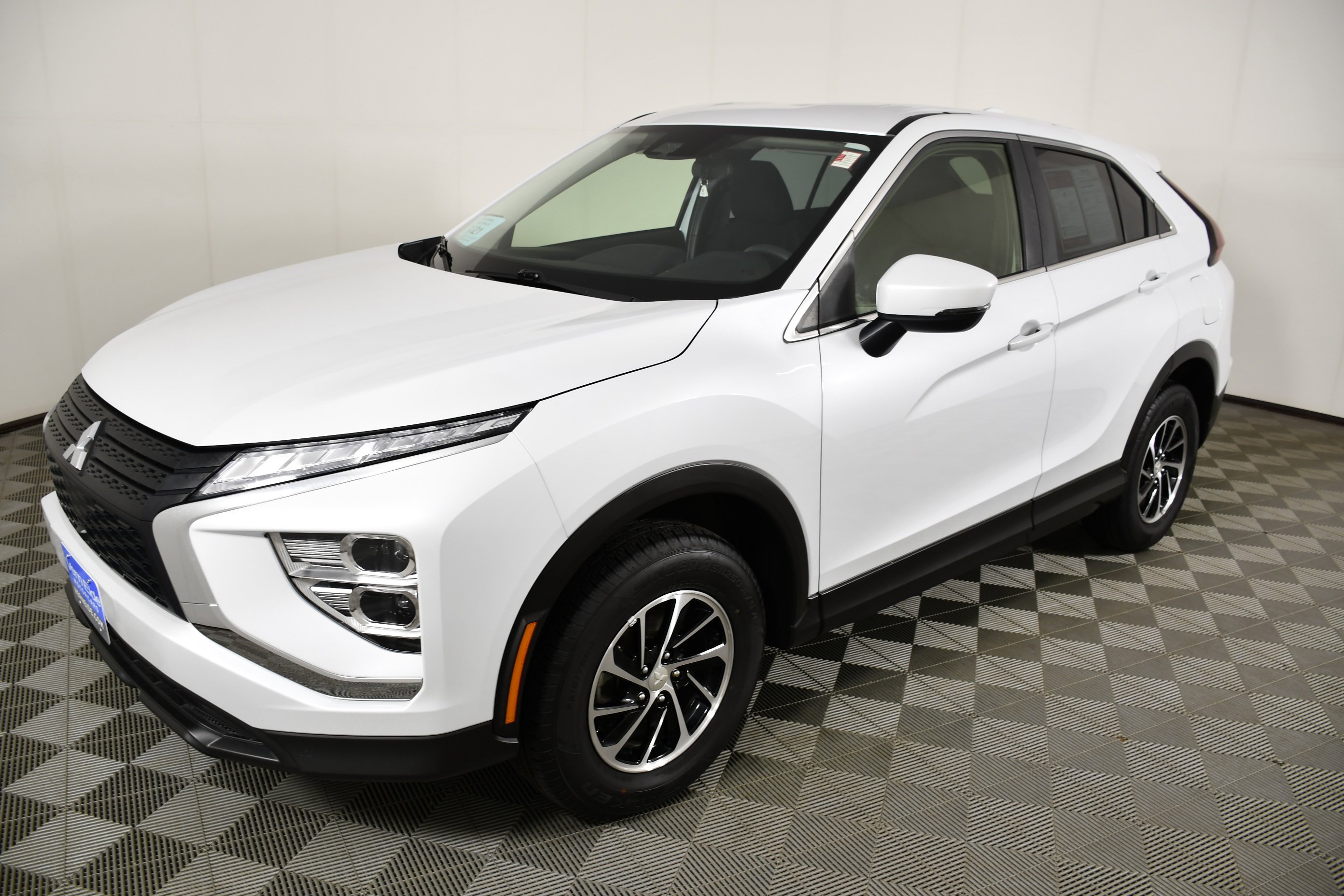 Certified Used 2024 White Diamond Mitsubishi ES image 10