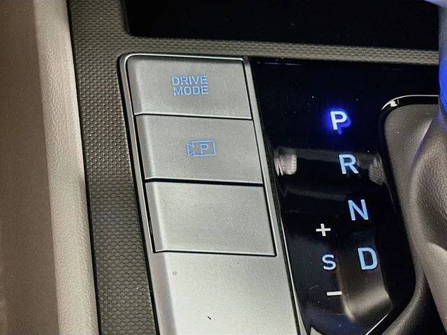 New 2026 Hyundai ELANTRA SE