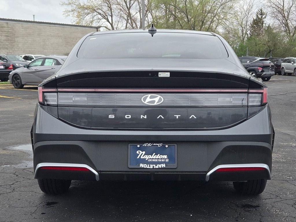Used 2025 Gray Hyundai SE image 13