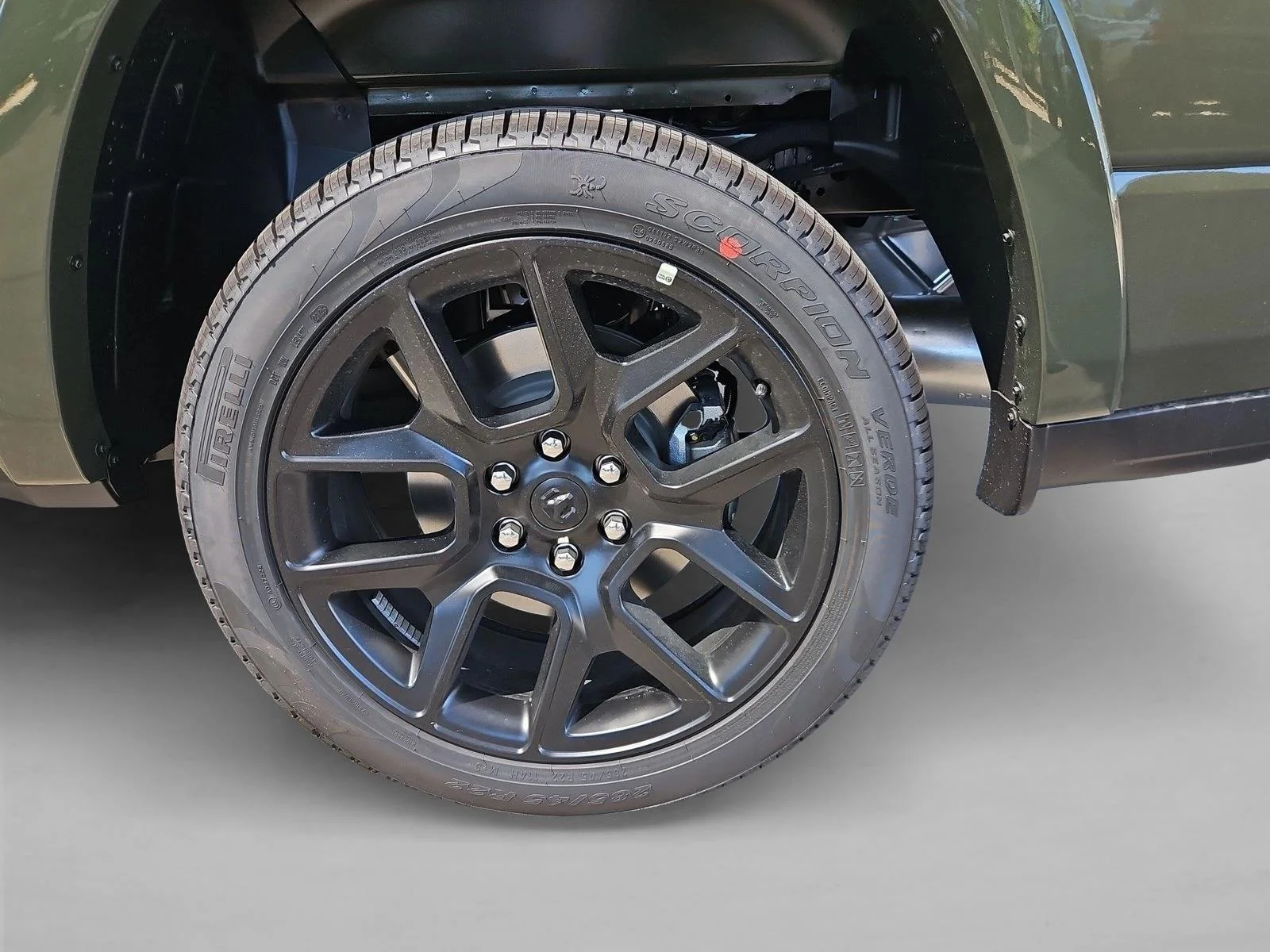 New 2027 Tank Ram Laramie image 10