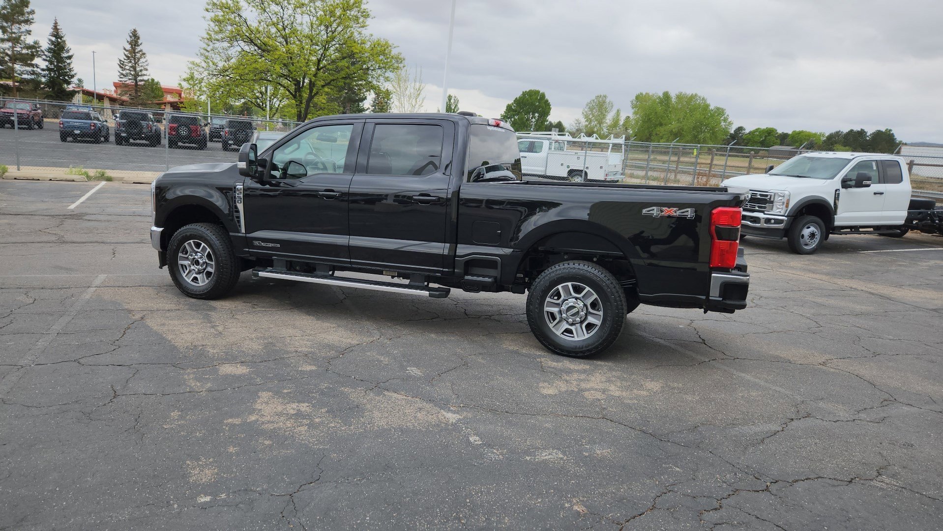 Used 2025 Black Metallic Ford LARIAT image 8