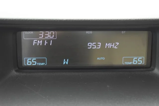 Used 2012 White Honda EX-L image 24