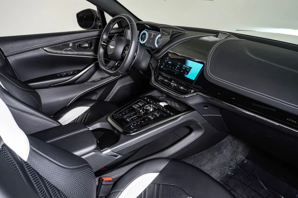 Used 2026 Q Neutron White Aston Martin S image 17