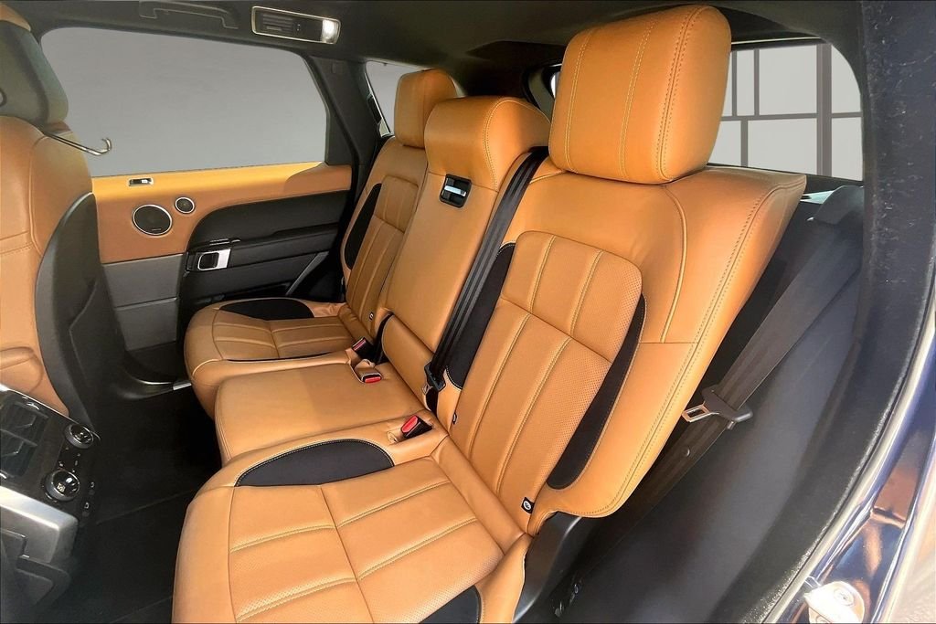 Used 2022 Blue Land Rover HSE Dynamic image 26