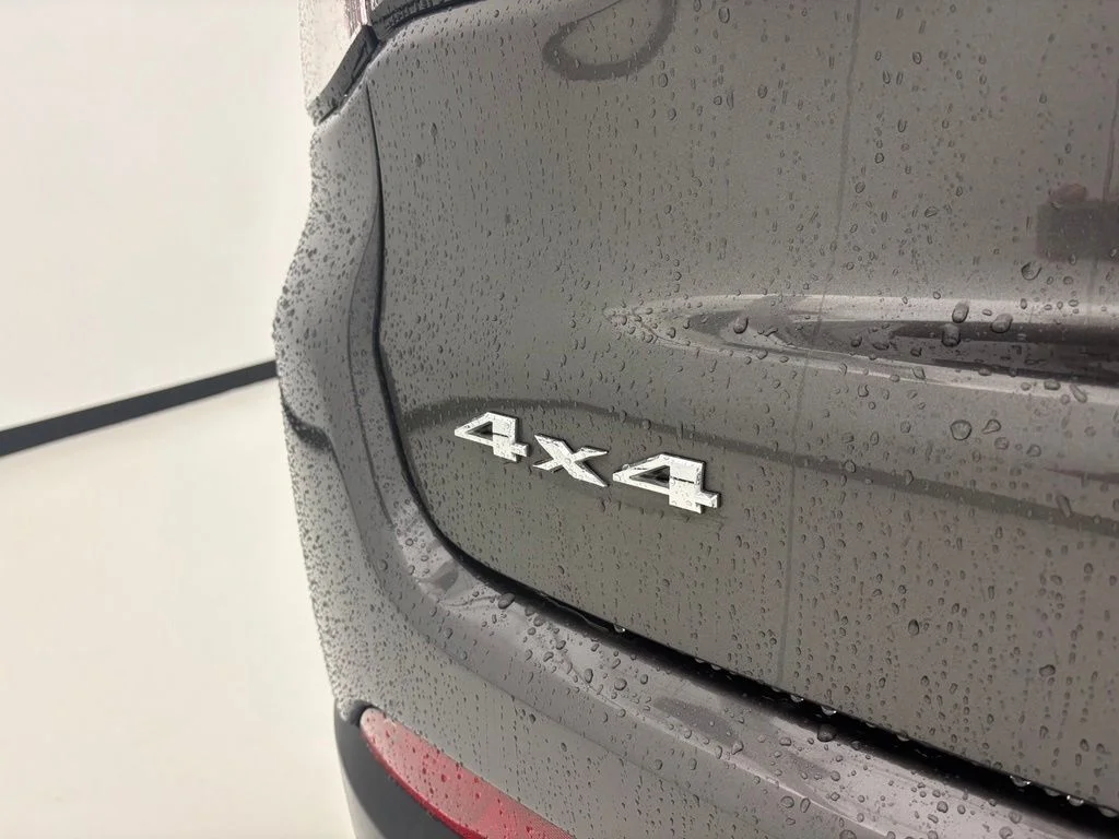 Used 2022 Gray Jeep Latitude image 24