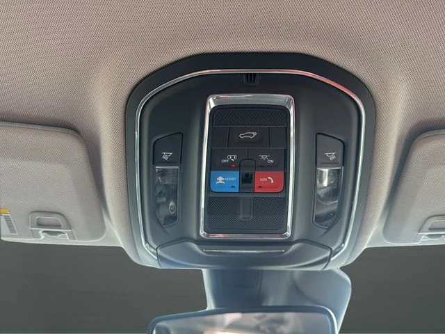 Used 2023 White Jeep Laredo image 18