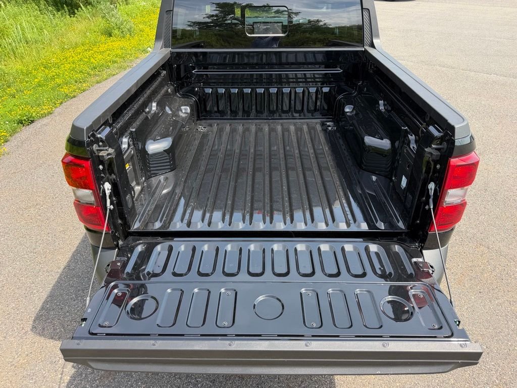 New 2026 Shadow Black Ford XLT image 25