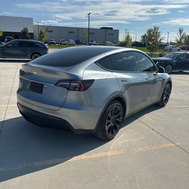 Used 2024 Stealth Gray Tesla Long Range image 4