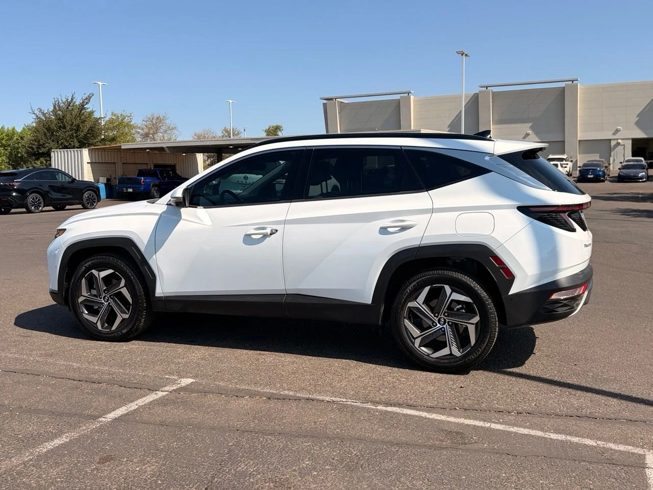 Used 2022 Quartz White Hyundai Limited image 3