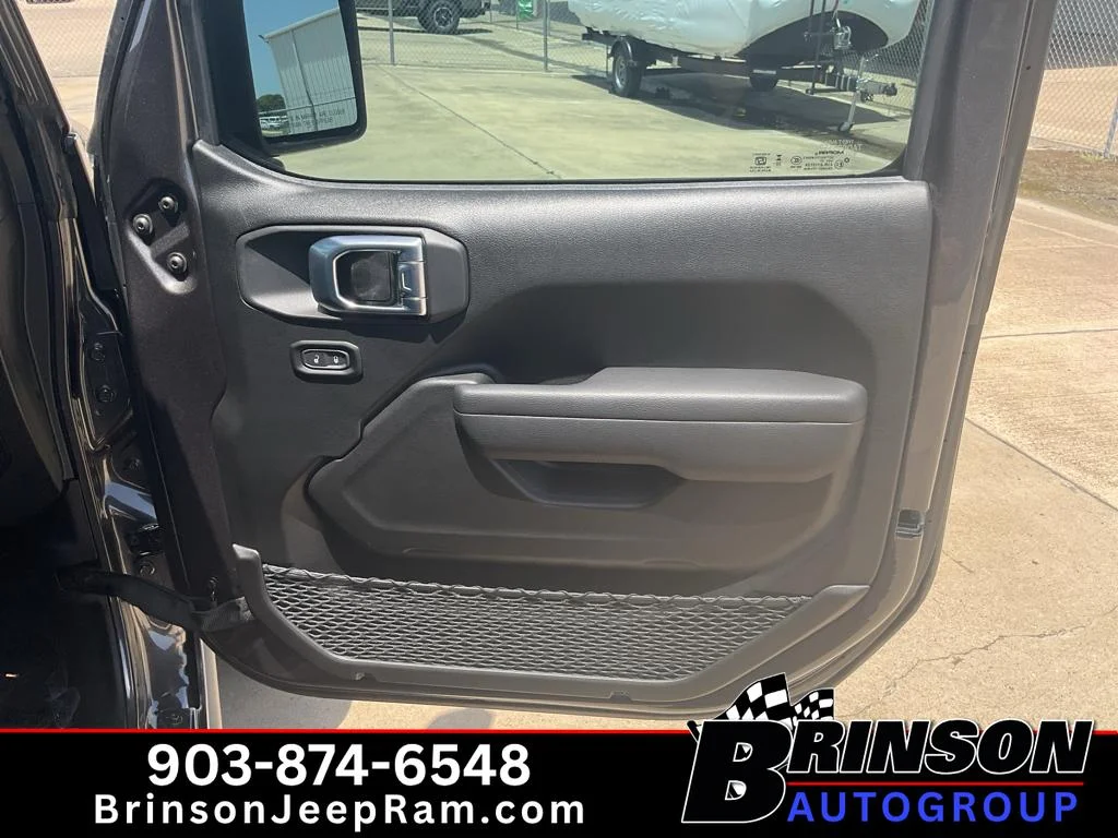 Used 2026 Granite Crystal Metallic Clearcoat Jeep Willys image 19