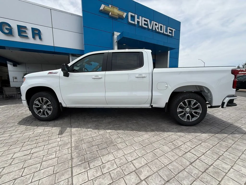 New 2026 Onyx Black GMC Elevation image 13