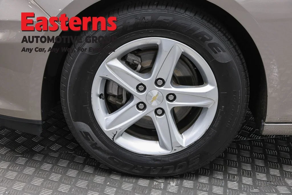 Used 2024 Gray Chevrolet LS image 31