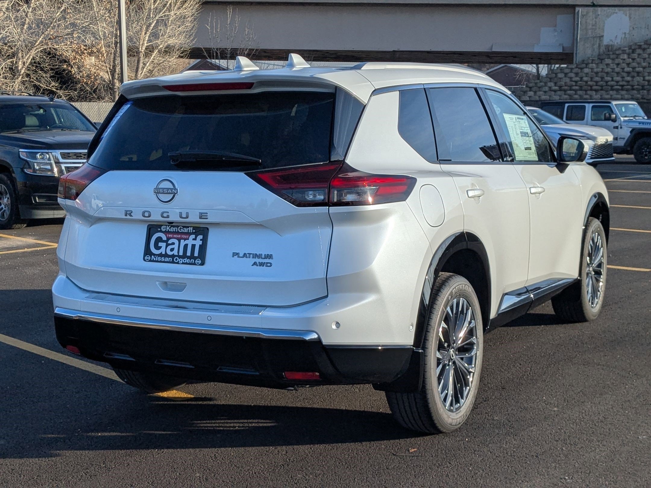 New 2026 Everest White Pearl Tricoat Nissan Platinum image 3