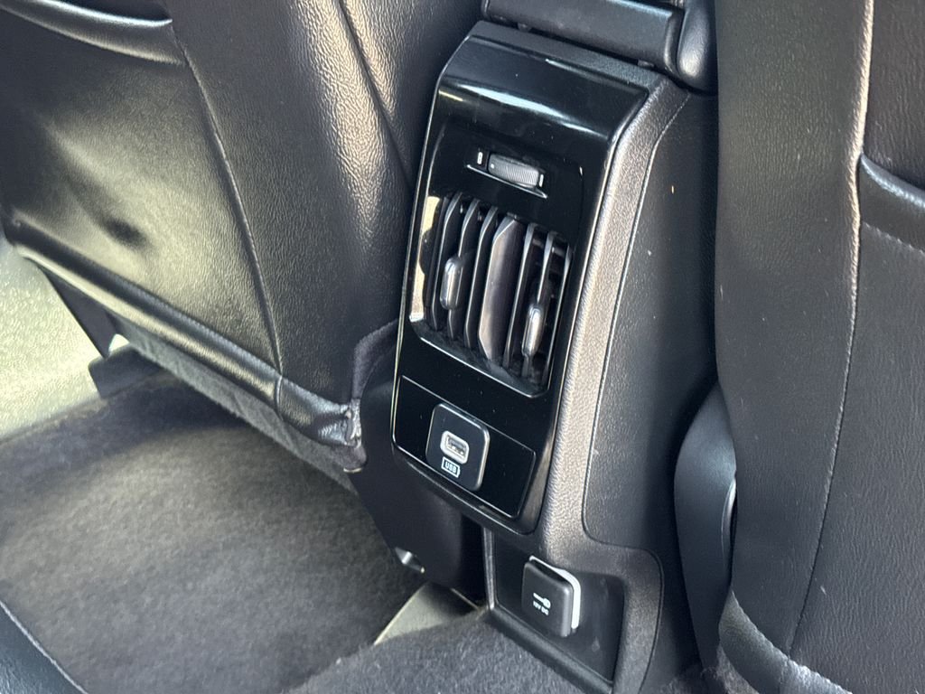 Certified Used 2024 White Jeep Latitude image 18