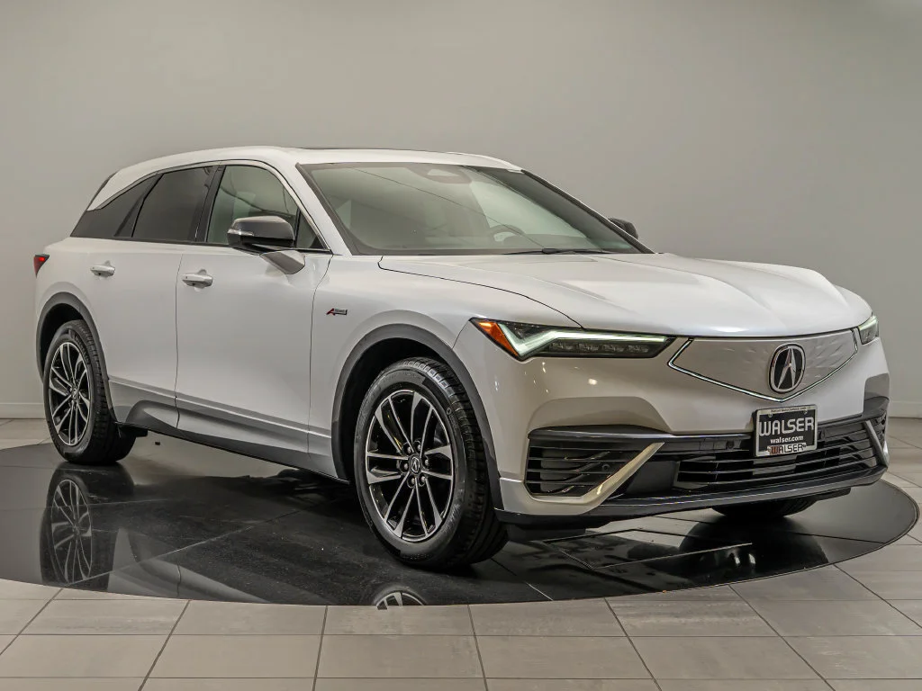 Used 2024 Snowfall Pearl Acura  image 12