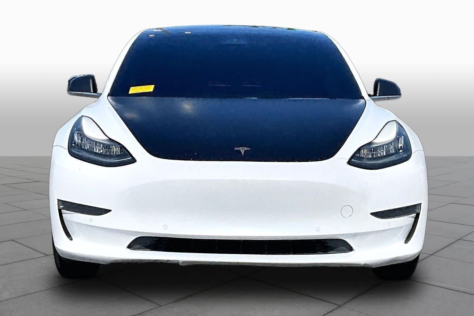 Used 2019 Pearl White Multi-Coat Tesla Standard Range Plus image 3