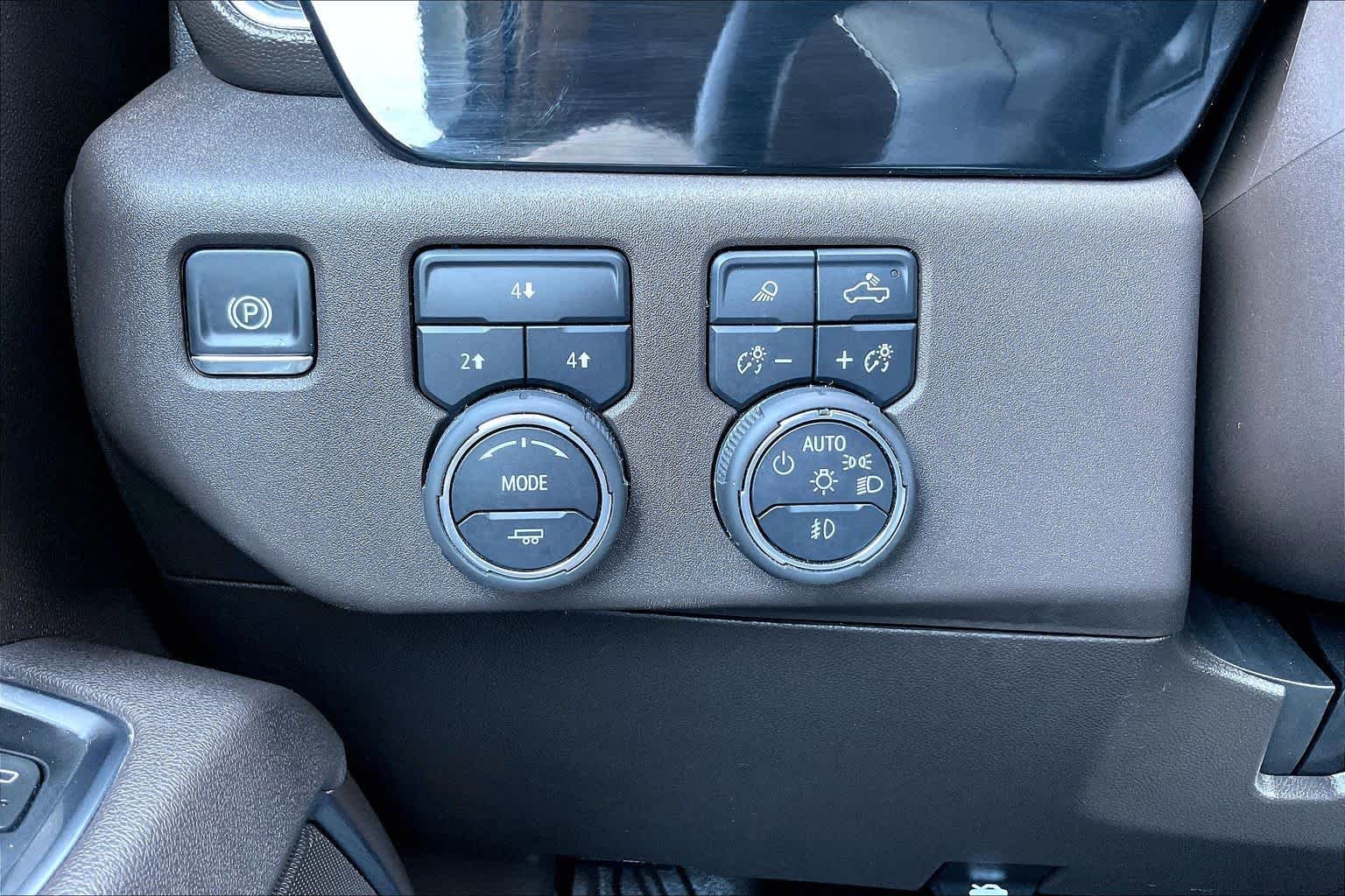 Used 2025 Sterling Gray Metallic Chevrolet LT image 35