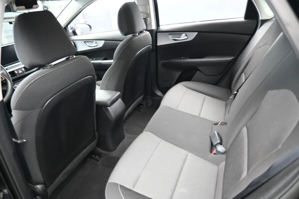 Used 2023 Aurora Black Pearl Kia LXS image 31