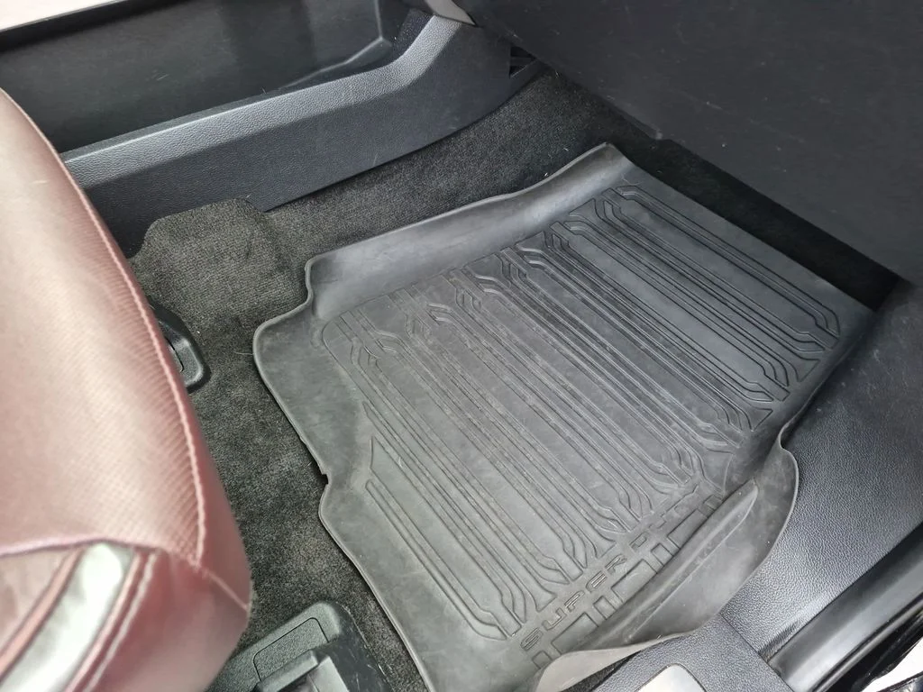 Used 2017 Black Ford Platinum image 41