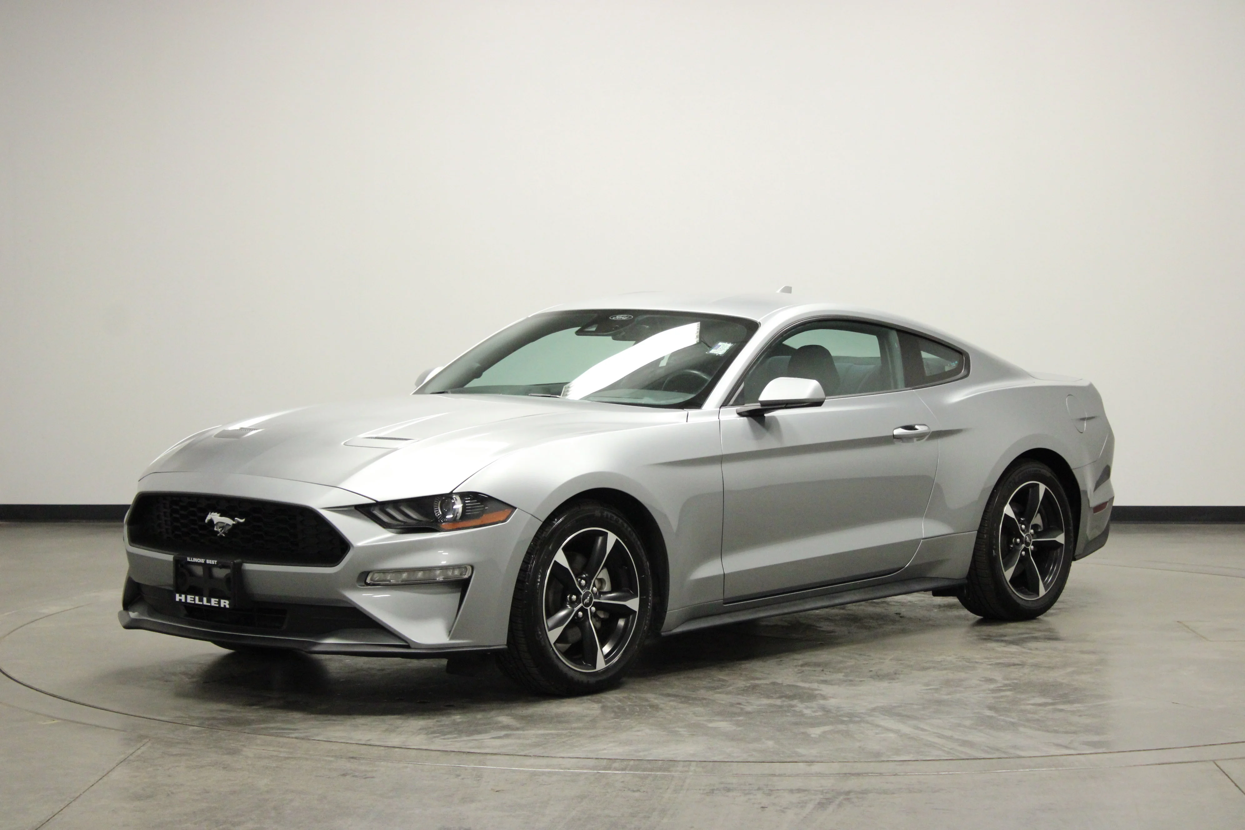 2022 Ford Mustang EcoBoost - Photo 4