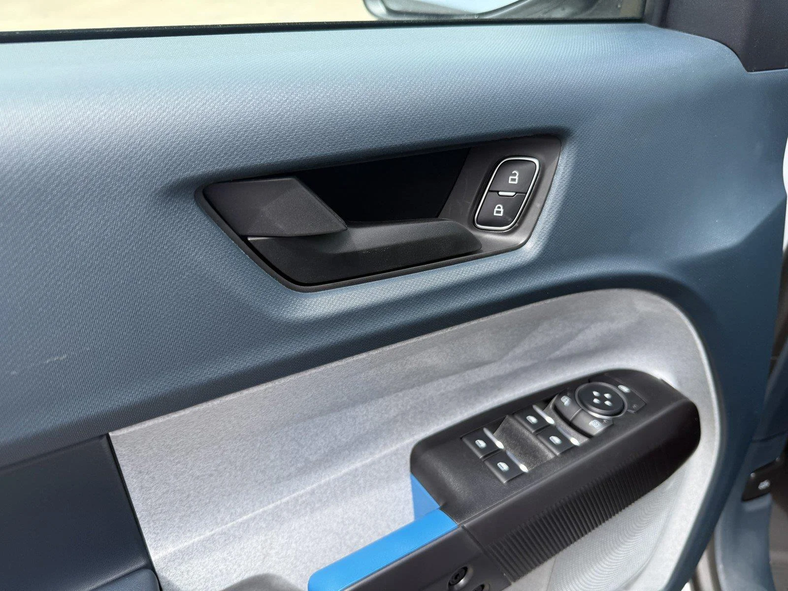 New 2026 Space White Metallic Ford XLT image 13