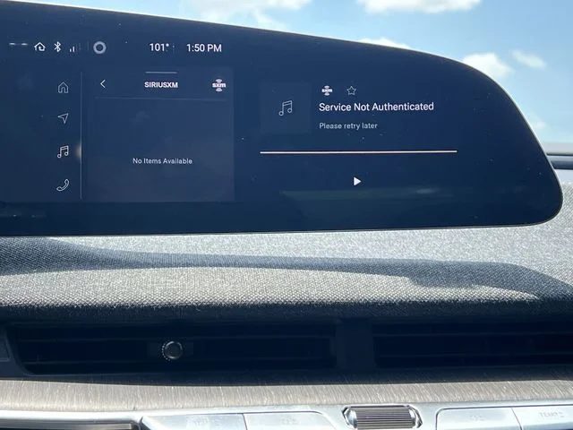 Used 2024  Lucid Touring image 19