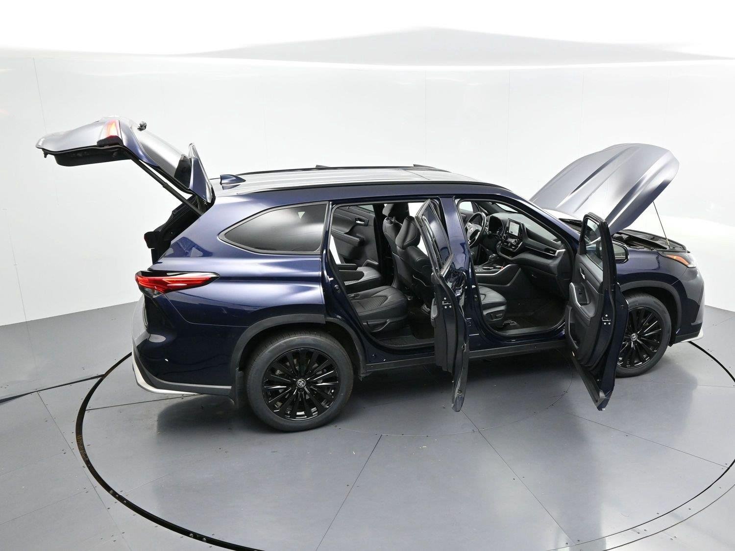 Used 2023 Blue Toyota L image 43