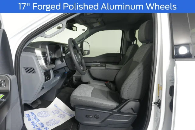 New 2027 Oxford White Ford F-350® XLT image 23