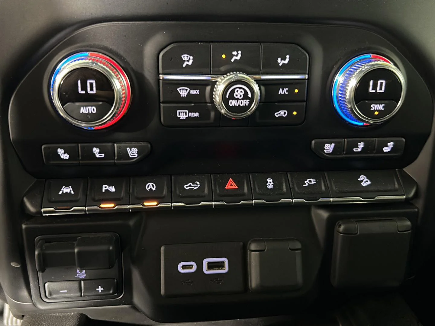 Used 2021 Dark Sky Metallic GMC AT4 image 20