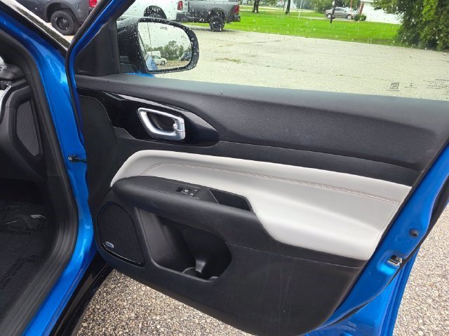 Certified Used 2023 Laser Blue Pearlcoat Jeep Limited image 15