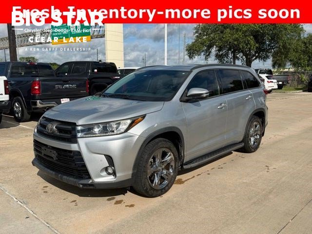 2019 Toyota Highlander Limited Platinum 4x2 V6's photo